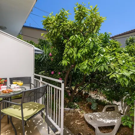 Apartments Mare Trogir Exterior photo