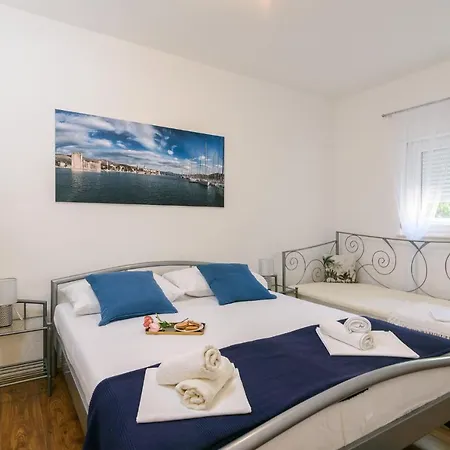 Apartments Mare Trogir Exterior photo