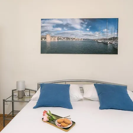 Apartments Mare Trogir Exterior photo